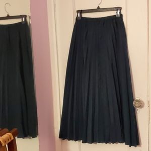 XS Uniqlo pleated long emerald skirt